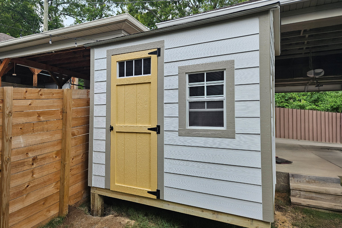 Custom shed with Hardie siding